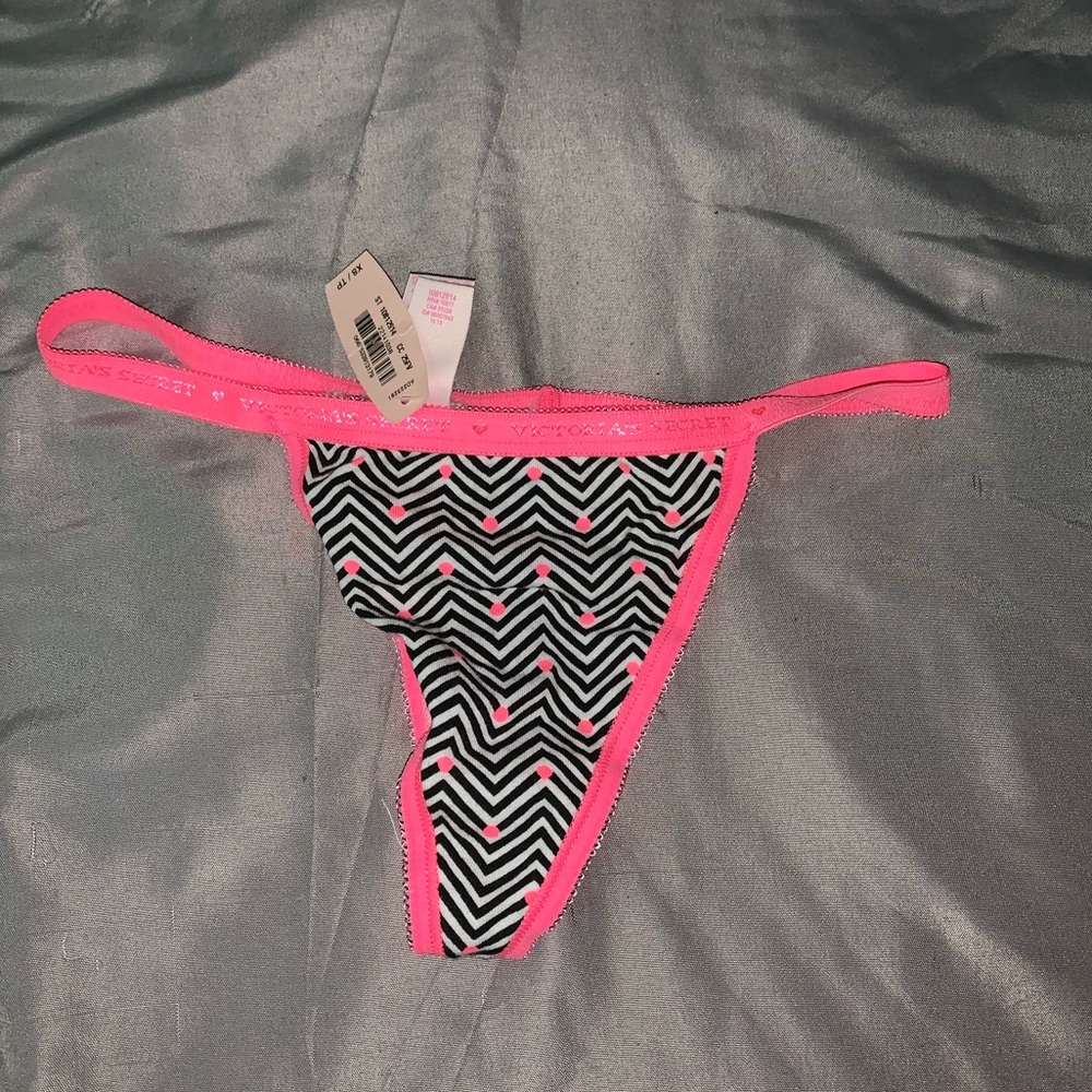 🔥NEW WITH TAG🔥 Victoria Secret Thong